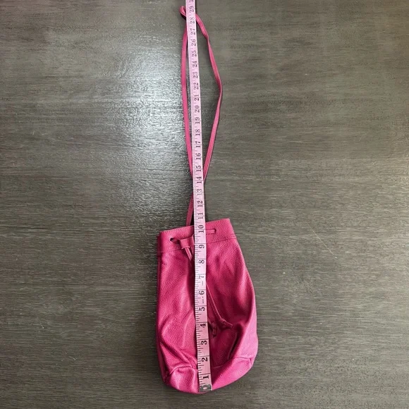 Leather Handmade Hot Pink Crossbody Drawstring Bucket Bag Purse - Picture 8 of 9
